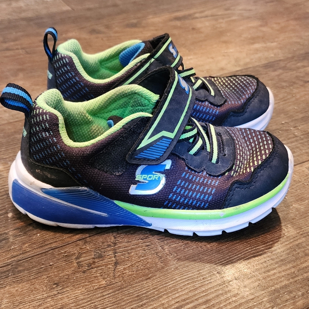 Boys sketcher shoes size 9